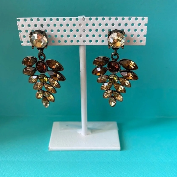 NWT WA Studio Topaz  Crystal Earrings - Picture 1 of 5